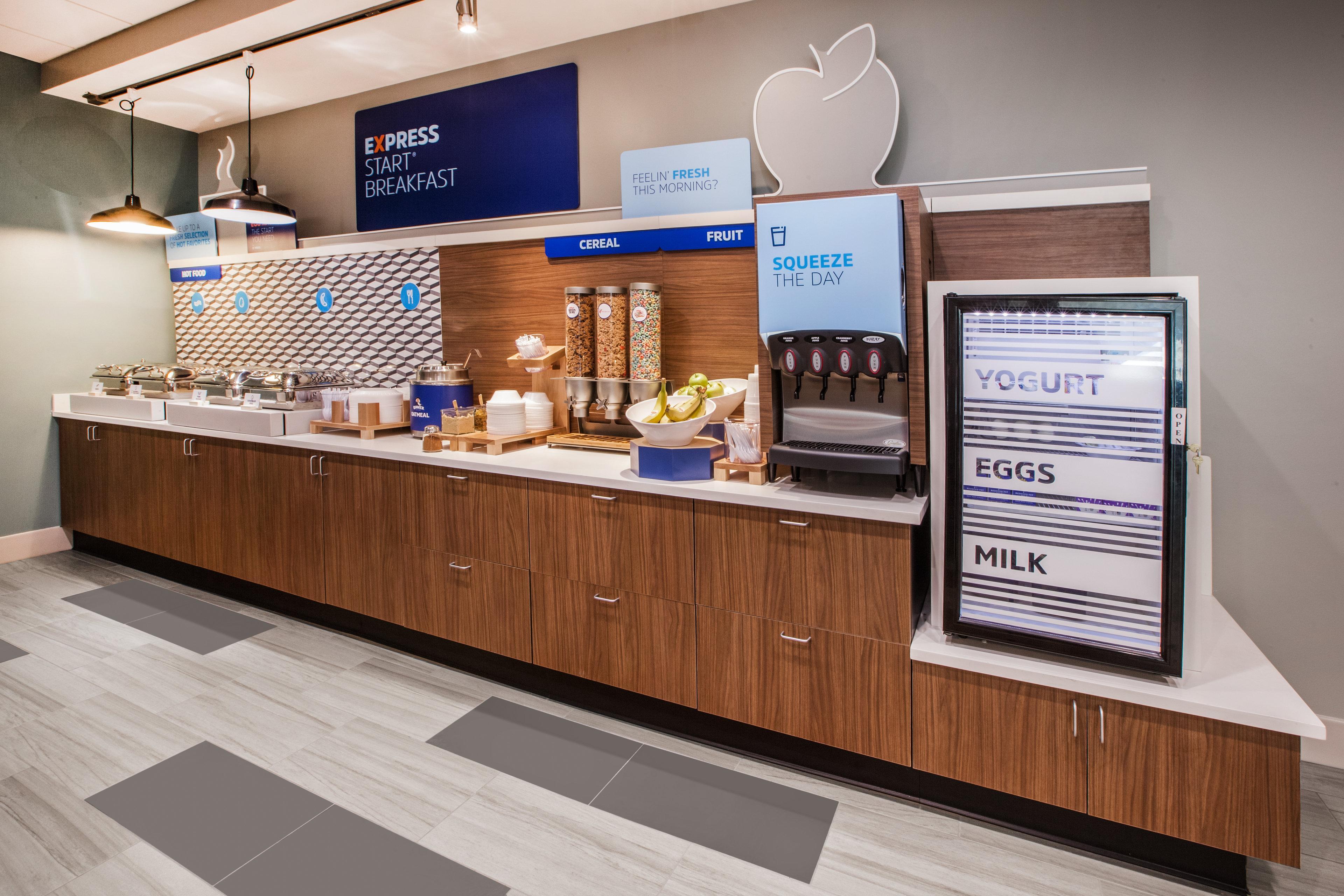 Holiday Inn Express & Suites Okemos - University Area By Ihg Exterior foto